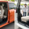 新旧シエンタの車内比較。左は旧型シエンタの6人乗りキャプテンシートに座る家族、右は新型シエンタの広々とした荷室と天井サーキュレーターで快適に過ごす家族。