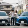 トヨタ シエンタ（ミニバン）とトヨタ ライズ（SUV）が並んで比較されている様子を示す画像